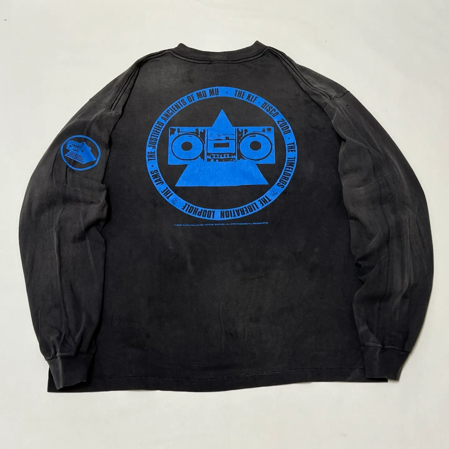 SAINT Mxxxxxx × The KLF BLUE KLF_LS TEE KLF/BLK Blue KLF tape recorder long sleeves Wash black S-XL Completely aligned Tube weaving without side seam fabric Garment dyeing Maliu water fading and distressing Simulated sun washing and fading treatment Natural and perfect fading Hand-made holes and frayed Ink splashing treatment Extremely heavy work Correct main mark/wash mark/little angel anti-counterfeiting mark
